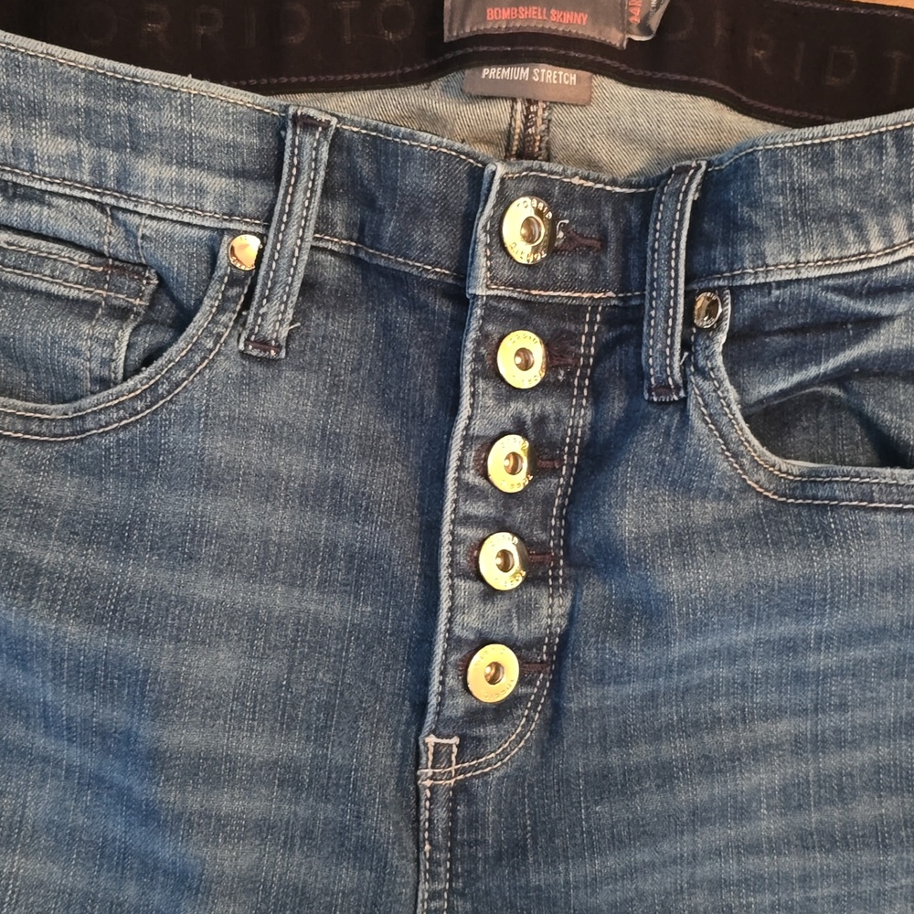 Torrid Bombshell Skinny 14R - Picture 2 of 5
